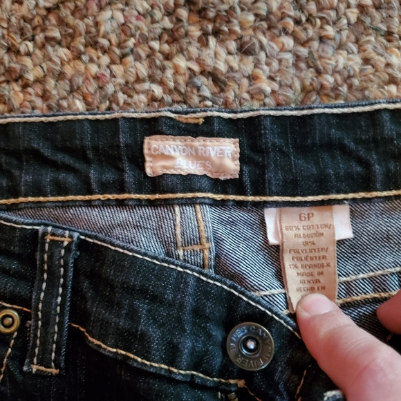 Canyon River Blues Jeans - Picture 2 of 2